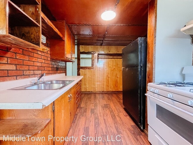 Building Photo - 2 br, 1 bath House - 2101 N Macedonia Ave