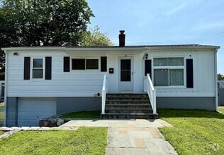 Building Photo - 10 Norvel Rd