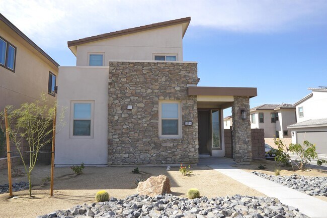Building Photo - 35992 Franklin Dr
