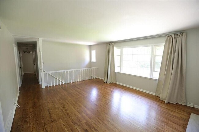 Building Photo - 1461 Spruce Dr