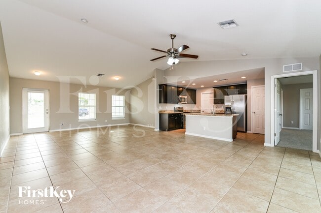 Building Photo - 617 SW 13th Terrace