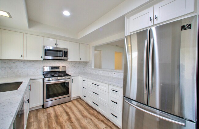 Building Photo - 7560 Cathedral Oaks Rd