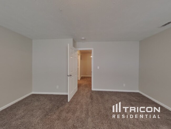 Foto del edificio - 718 Jefferson Park Dr