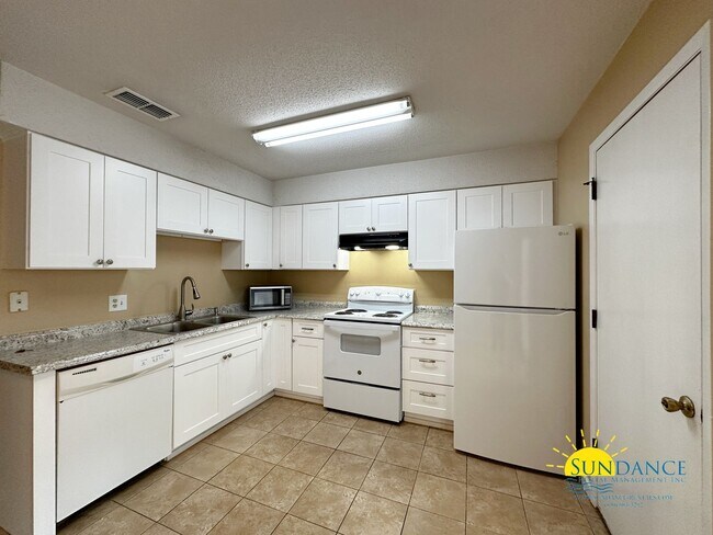 Foto del edificio - Centrally located Fort Walton Beach Townho...