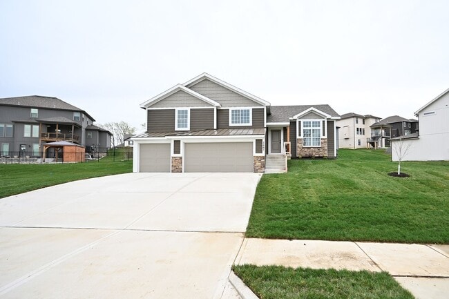Building Photo - For Rent-Beautiful New 4 Bedroom, 3 bathro...