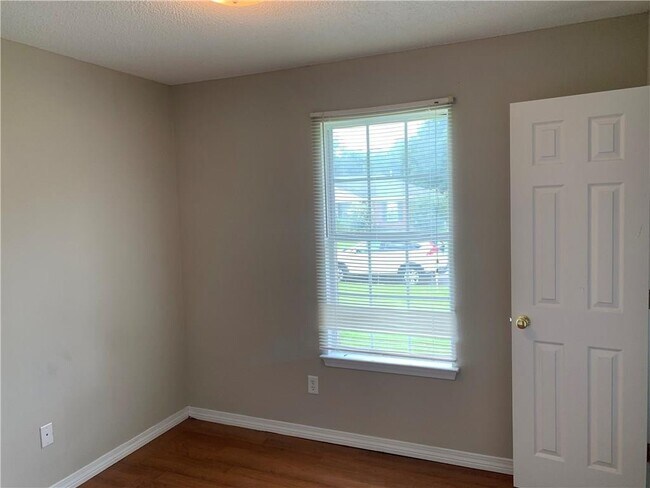 Foto del edificio - SOUGHT AFTER WEST MOBILE!