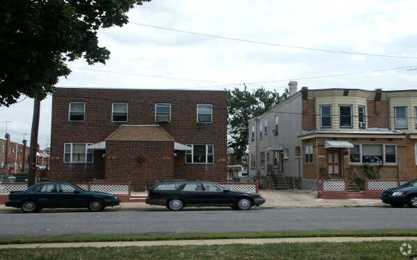Primary Photo - 6807-6811 Bradford St