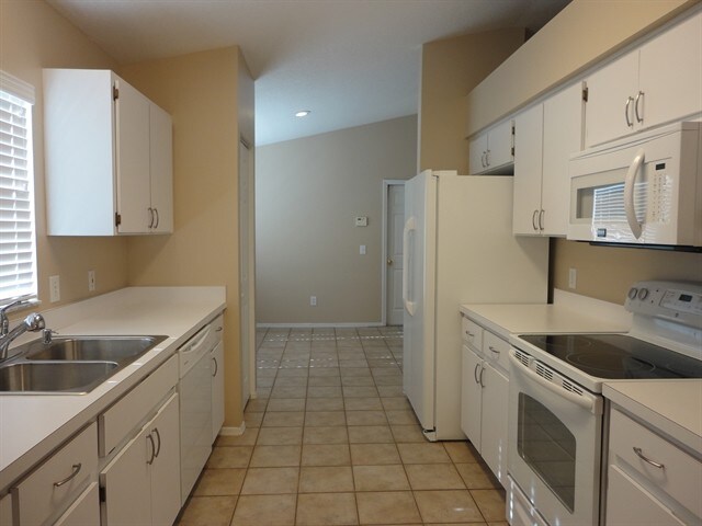 Building Photo - 6809 Silver Branch Court