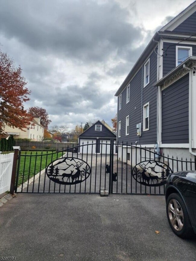 Foto del edificio - 30 E 15th St