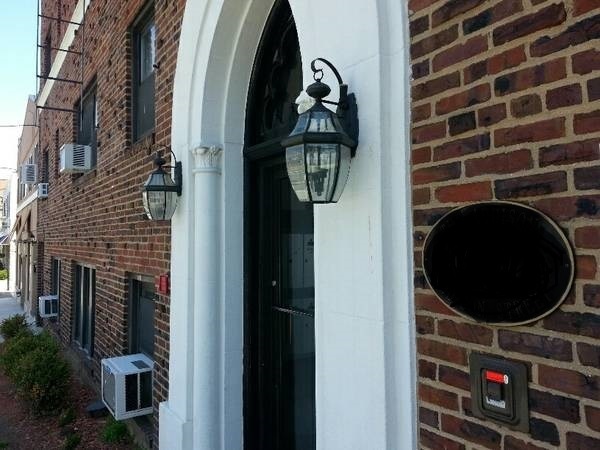 Primary Photo - 17 Addison St