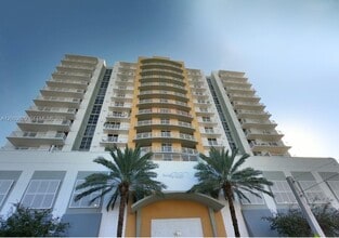 Building Photo - 900 SW 8th St