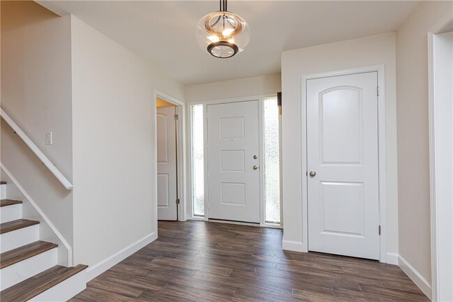 Building Photo - 2770 Burtz Dr