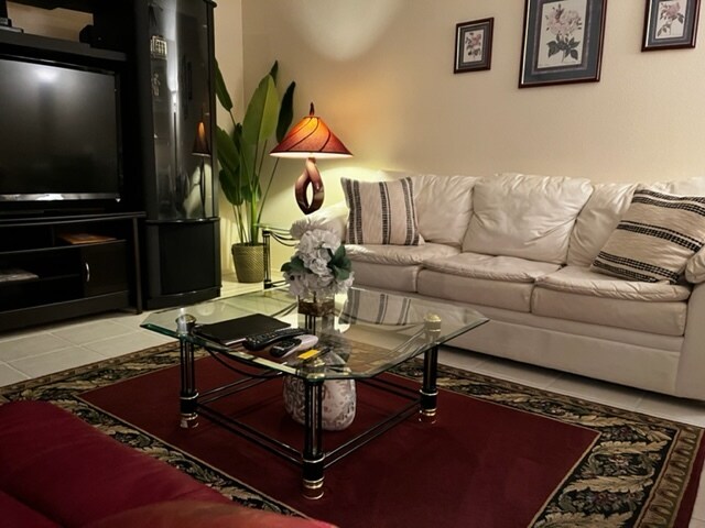 Foto del edificio - 9645 Blue Bell Dr