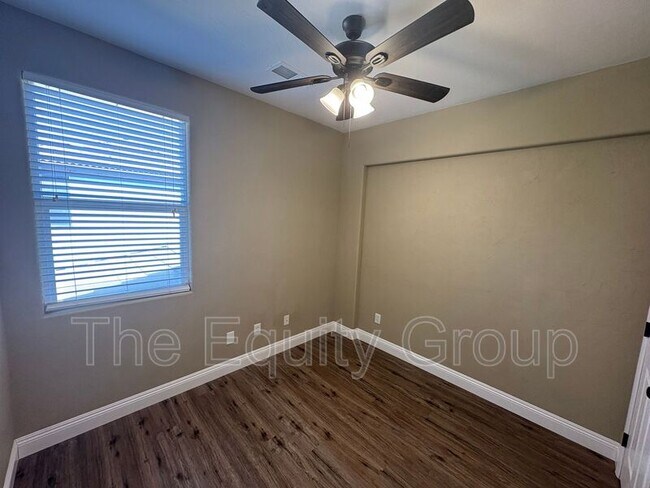 Foto del edificio - 1424 N Oliveto Ct