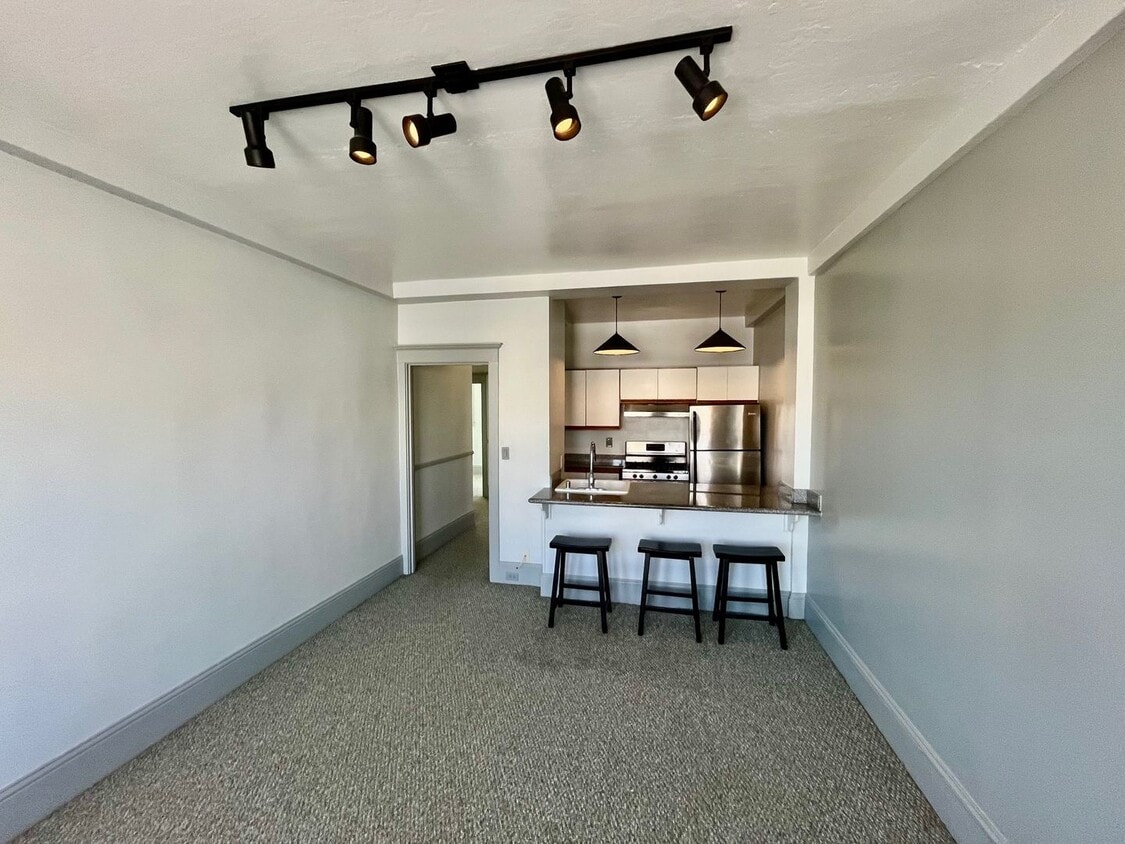 Primary Photo - Luxurious Condo Living in Prime Cow Hollow...