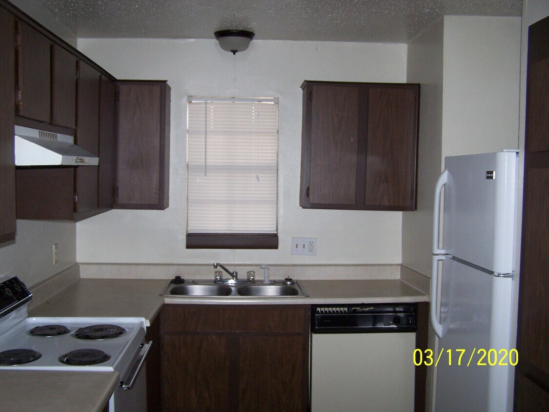 Building Photo - 408 N Oakwood Rd