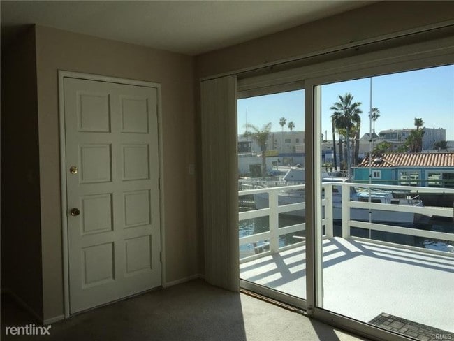 Building Photo - 16701 Bayview Dr