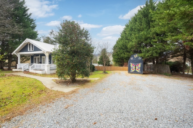 Foto del edificio - 1458 S Main St