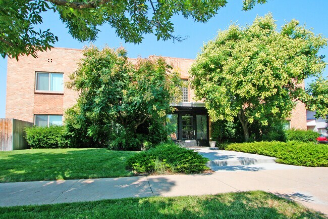 Front Building - 1531le