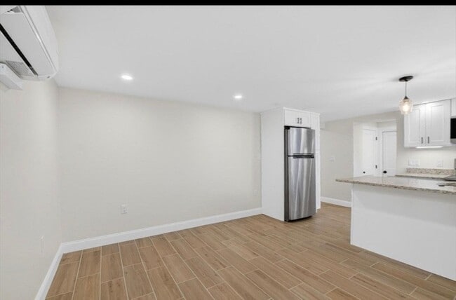 Foto del edificio - 17 Kingman Ave