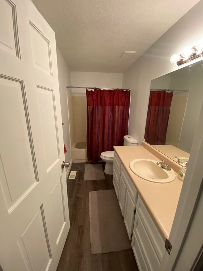 Bathroom - 1032 W 2300 N