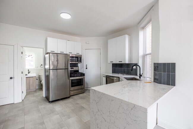 Foto del edificio - 1841 N Kedzie Ave