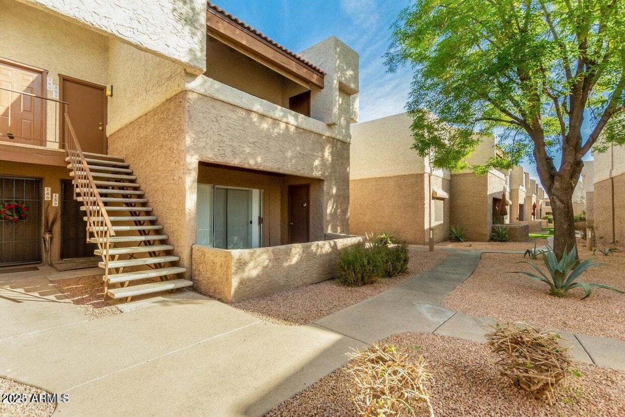 Primary Photo - 4554 E Paradise Village Pkwy N