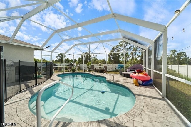 Building Photo - 1021 Alvin Ave