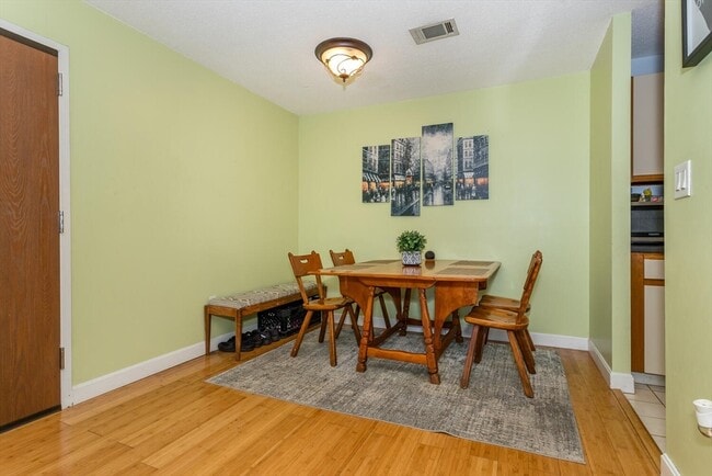 Foto del edificio - 2210 Franklin Crossing Rd