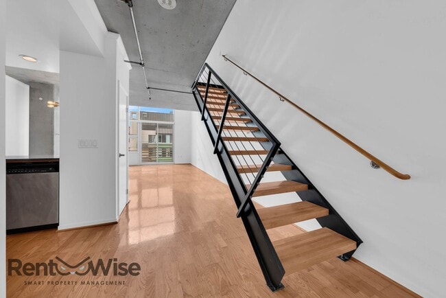 Building Photo - 77 Dow Pl