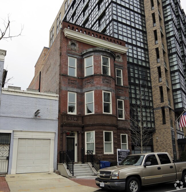 Building Photo - 475 New York Ave NW