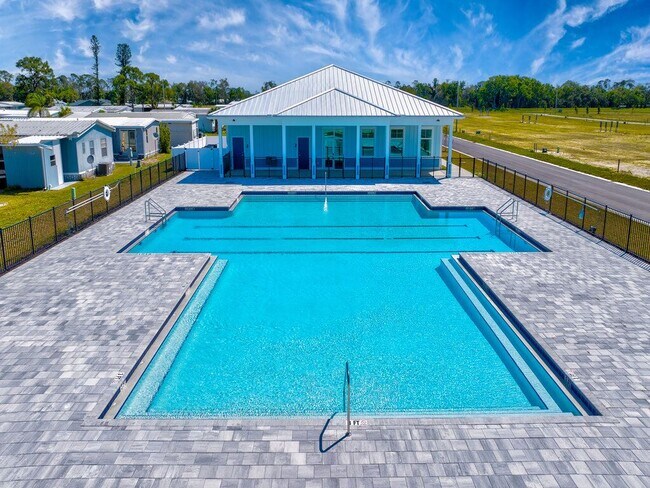Building Photo - 370 Pirates Rest Rd