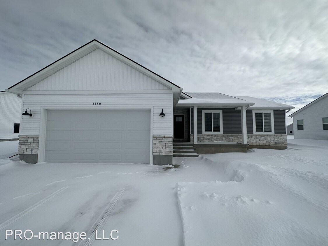 3 br, 2 bath House 4180 Hemingway Ave. House Rental in Ammon, ID