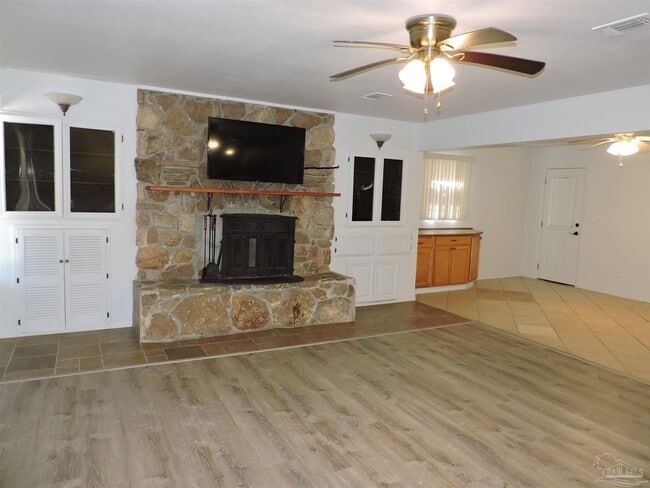 Building Photo - 1070 Sagebrush Trail