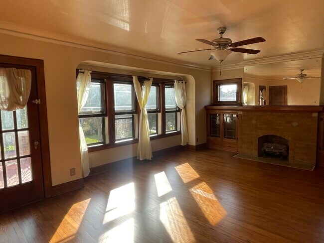 Sala de estar - 2351 N 58th St