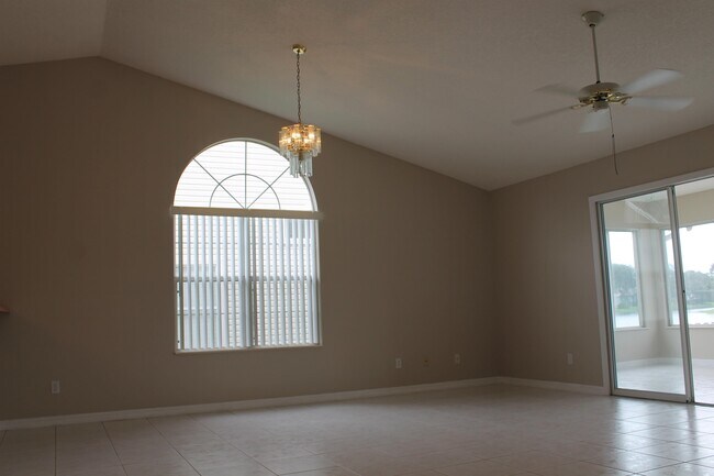 Building Photo - 625 Nautical Way