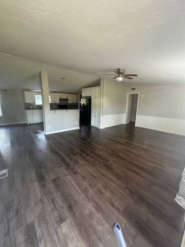 Foto del edificio - 17856 State Highway 31 East, Unit B