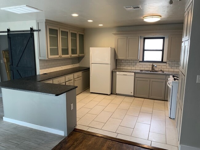 Building Photo - 1380 Classen Blvd