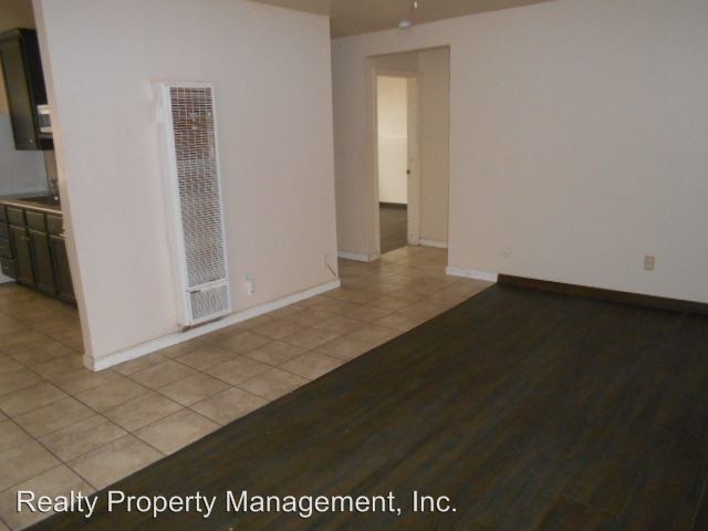 Building Photo - 729 N Fisher Ave