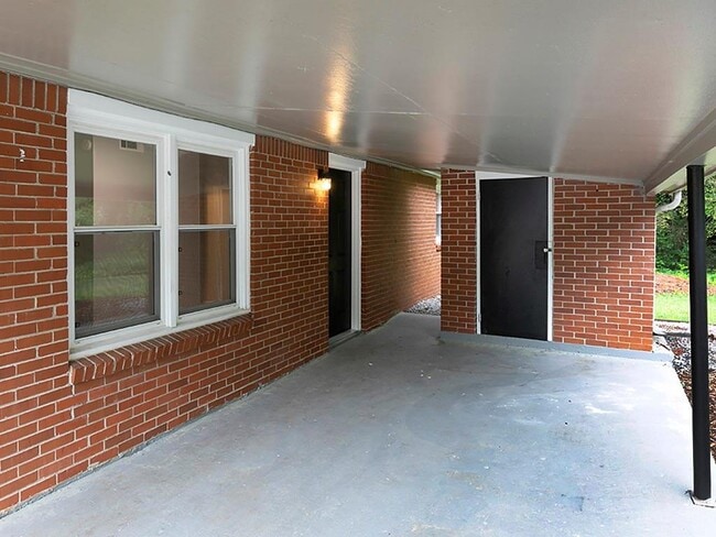Foto del edificio - 2123 Hanfred Ct