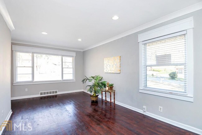 Building Photo - 2188 Sharon Way