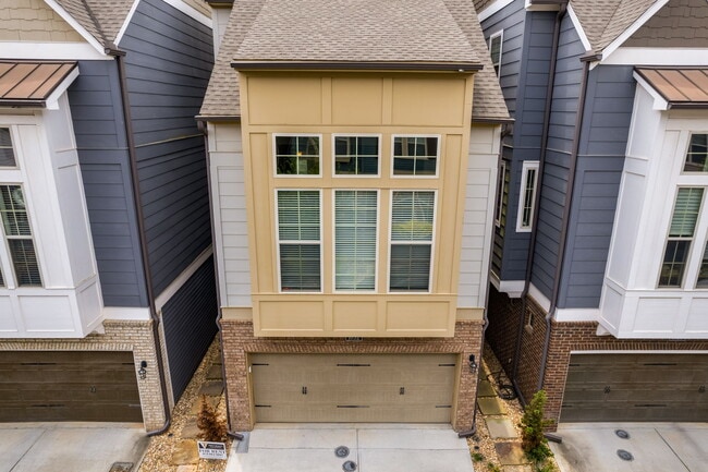 Photo - 1032 Moorewood Ln S E Townhome