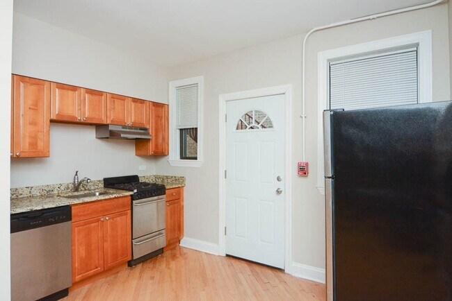 Foto del edificio - 899 Green Bay Rd