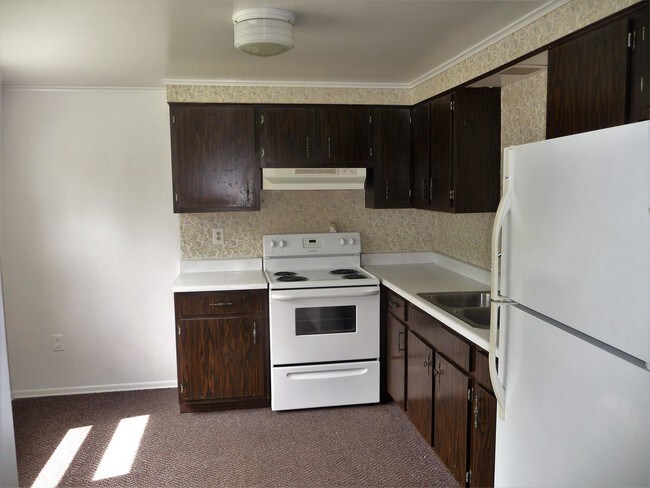 Building Photo - Hillsdale Edge. LLC - A-3