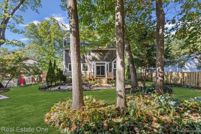 Foto del edificio - 2475 Horace St