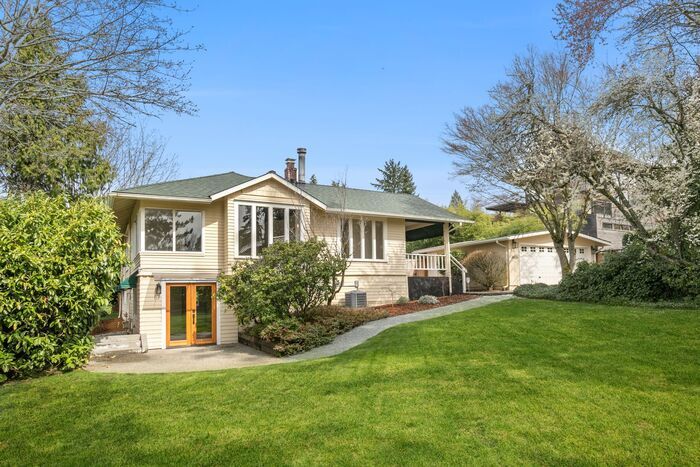 Foto principal - Sunny Air Conditioned Mercer Island Charmer!