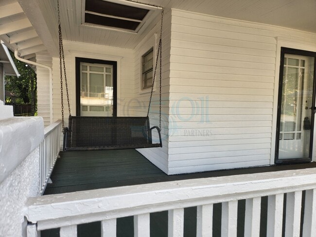 Building Photo - This Hillcrest Bungalow is just what you w...