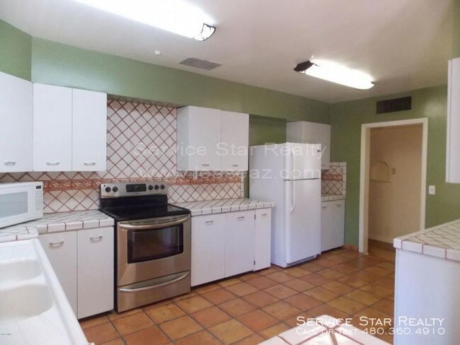 Building Photo - MOVE IN SPECIAL IN BEAUTIFUL CASA GRANDE