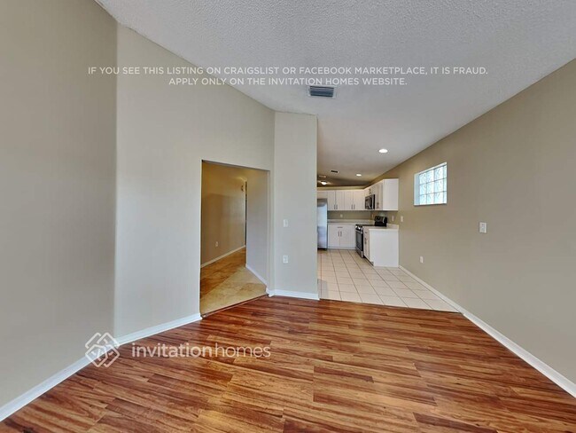 Foto del edificio - 3400 NW 78th Ave