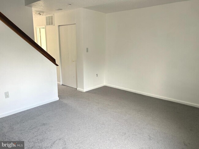 Building Photo - 18217 Leman Lake Dr